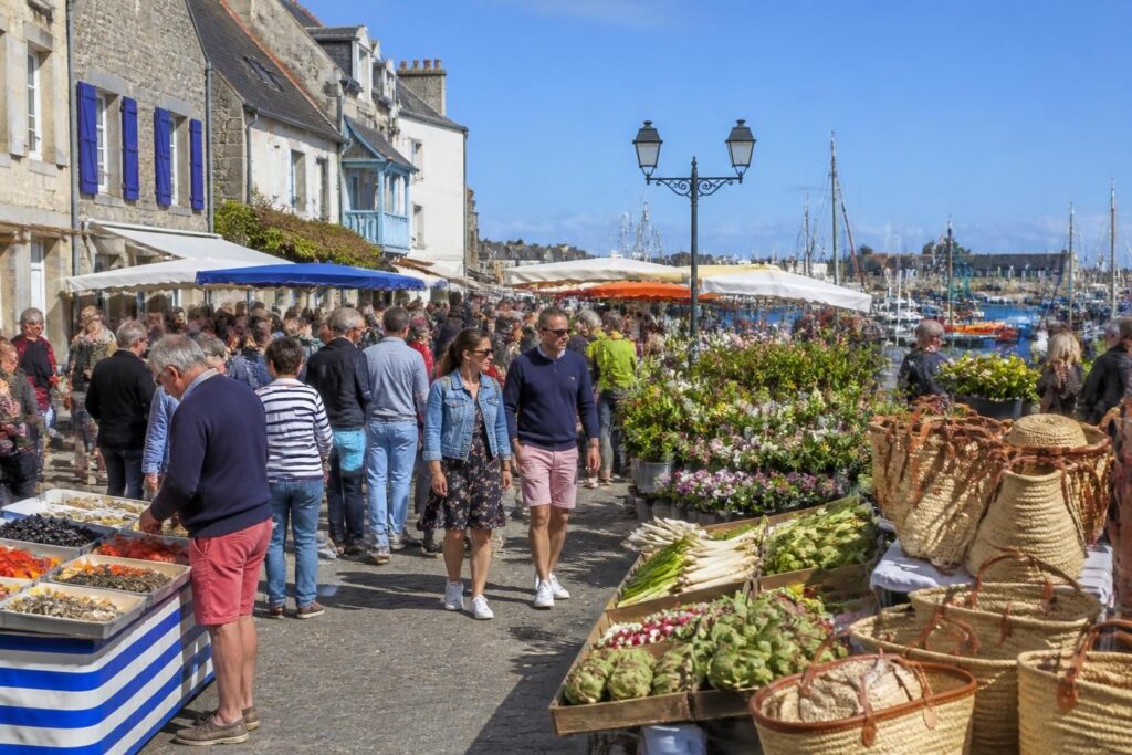 découvrez toutes les informations sur le marché du croisic : horaires d'ouverture, emplacements des étals et événements incontournables à ne pas manquer.